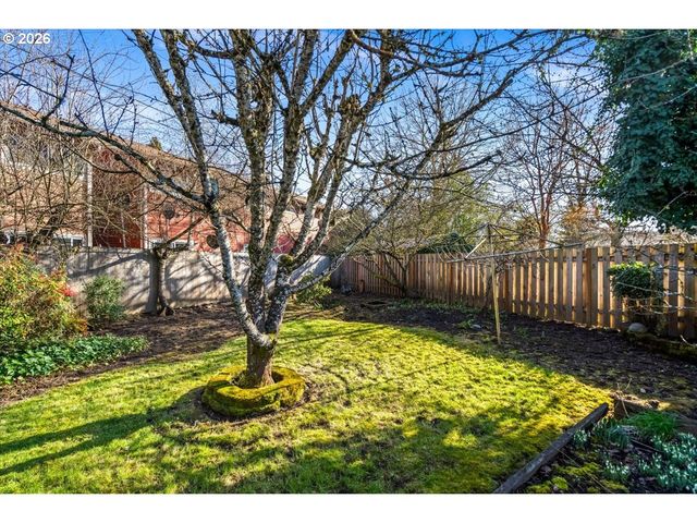 2813 MAYWOOD Dr, Forest Grove, OR 97116
