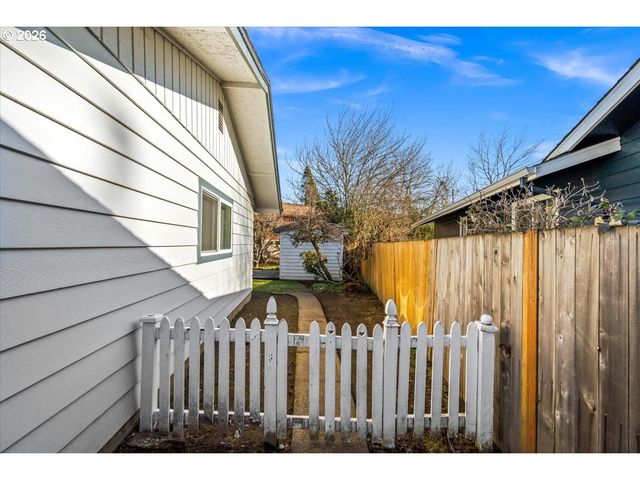 2813 MAYWOOD Dr, Forest Grove, OR 97116