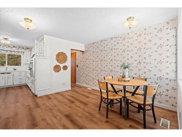 2813 MAYWOOD Dr, Forest Grove, OR 97116