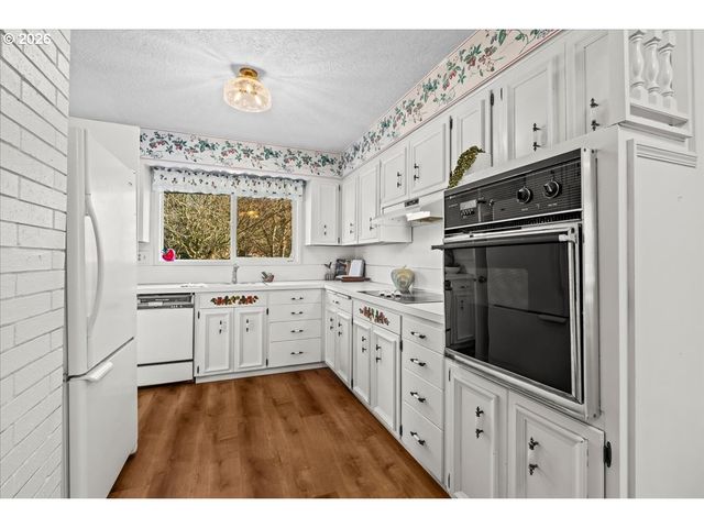 2813 MAYWOOD Dr, Forest Grove, OR 97116