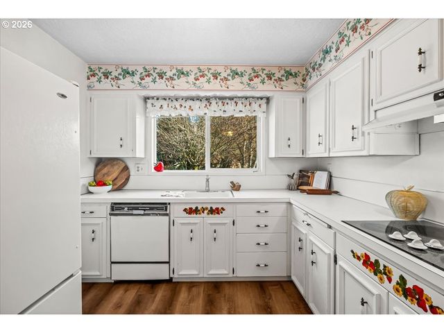 2813 MAYWOOD Dr, Forest Grove, OR 97116