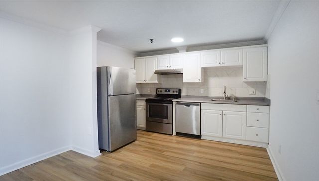 115 W Squantum St 203, Quincy, MA 02171