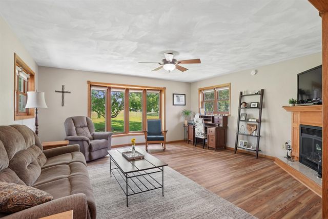 5703 Aster Lane, Waterloo, IA 50701