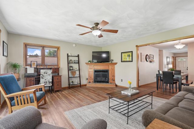 5703 Aster Lane, Waterloo, IA 50701
