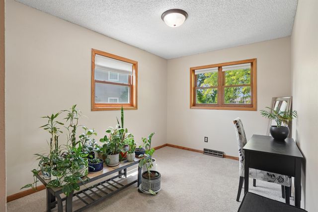 5703 Aster Lane, Waterloo, IA 50701