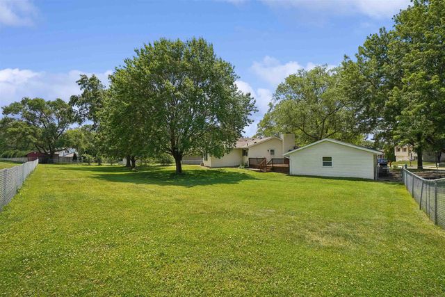 5703 Aster Lane, Waterloo, IA 50701