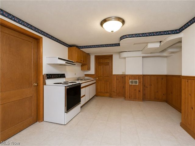 134 N Revere Road, Akron, OH 44333