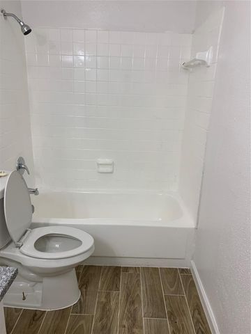 5625 Antoine Drive 1107, Houston, TX 77091