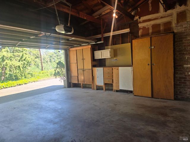 7149 lynch Rd, Santa Rosa, CA 95472