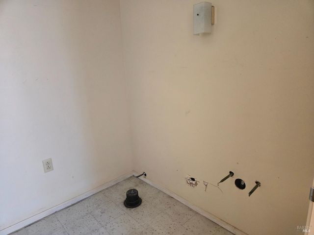 7149 lynch Rd, Santa Rosa, CA 95472