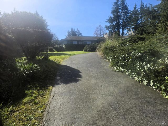 7149 lynch Rd, Santa Rosa, CA 95472