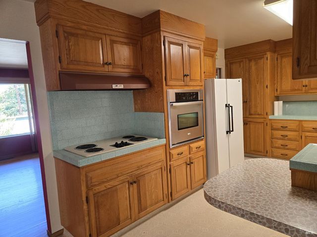 7149 lynch Rd, Santa Rosa, CA 95472