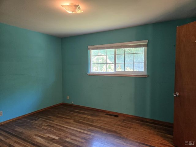 7149 lynch Rd, Santa Rosa, CA 95472