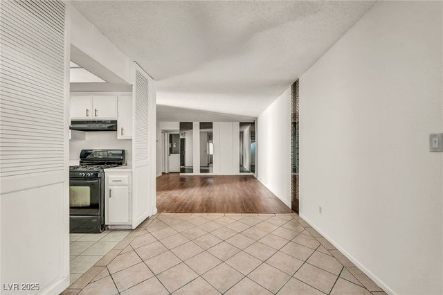 1420 Vegas Valley Drive 20, Las Vegas, NV 89169