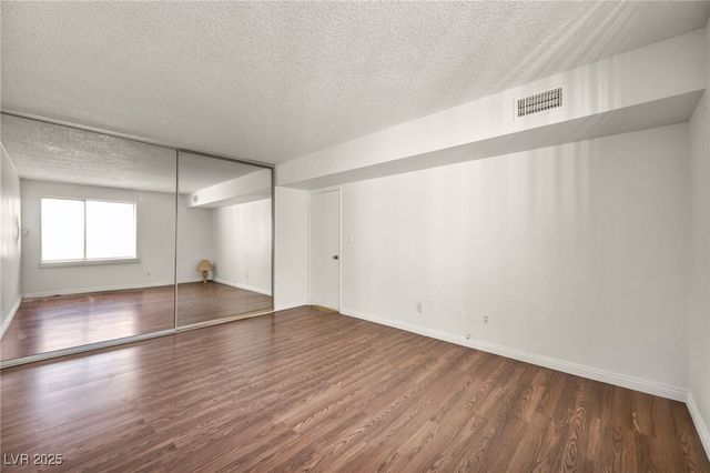 1420 Vegas Valley Drive 20, Las Vegas, NV 89169