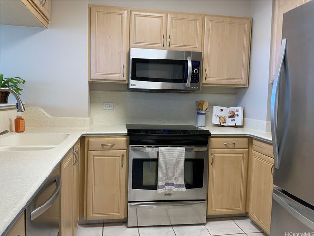 322 Aoloa Street 811, Kailua, HI 96734