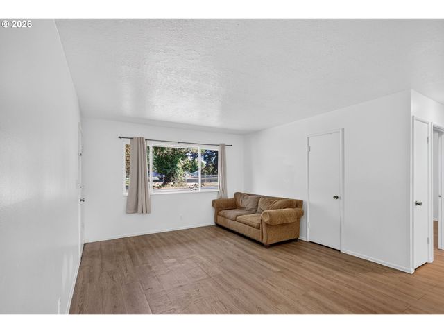 19570 Se YAMHILL St, Gresham, OR 97233