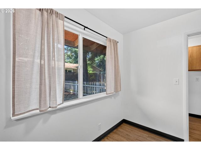 19570 Se YAMHILL St, Gresham, OR 97233