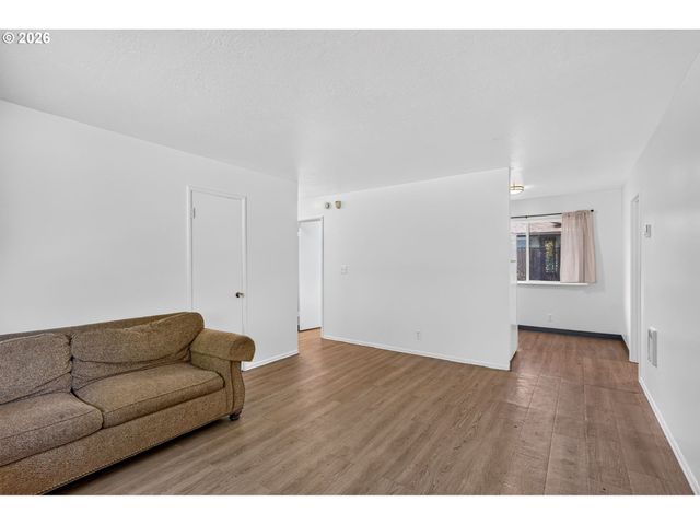 19570 Se YAMHILL St, Gresham, OR 97233