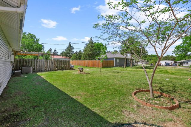 75 Maple Drive, Pottsboro, TX 75076