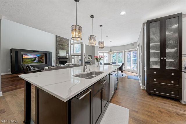 4725 Maidstone Drive, Brecksville, OH 44141