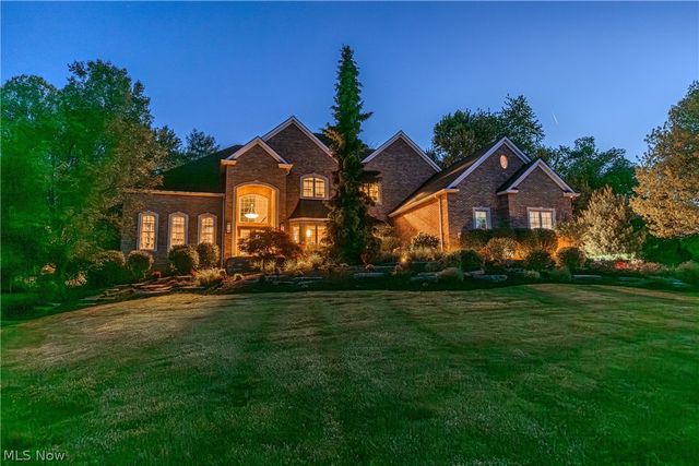 4725 Maidstone Drive, Brecksville, OH 44141