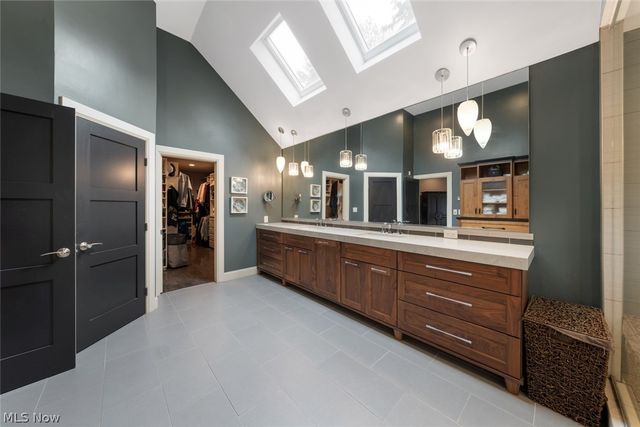 4725 Maidstone Drive, Brecksville, OH 44141