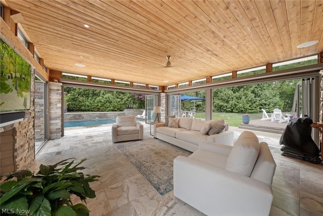 4725 Maidstone Drive, Brecksville, OH 44141