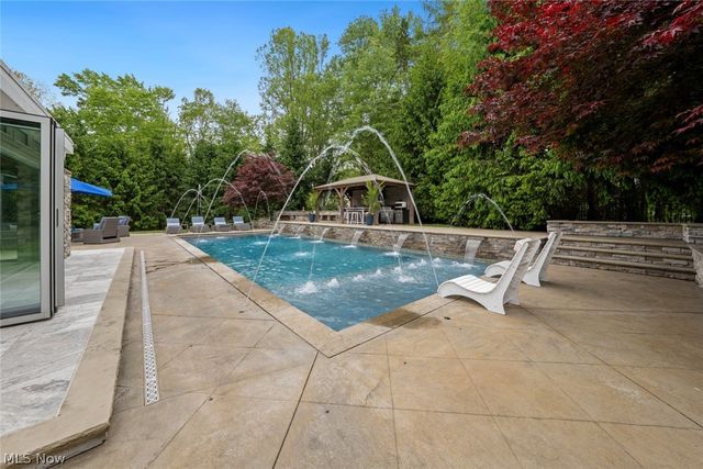 4725 Maidstone Drive, Brecksville, OH 44141