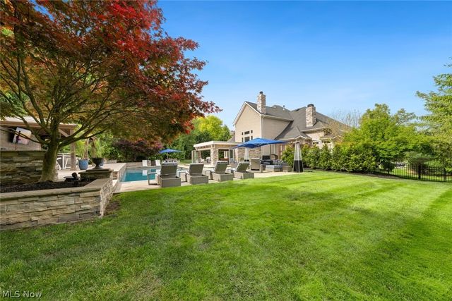 4725 Maidstone Drive, Brecksville, OH 44141