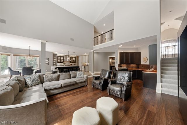 4725 Maidstone Drive, Brecksville, OH 44141
