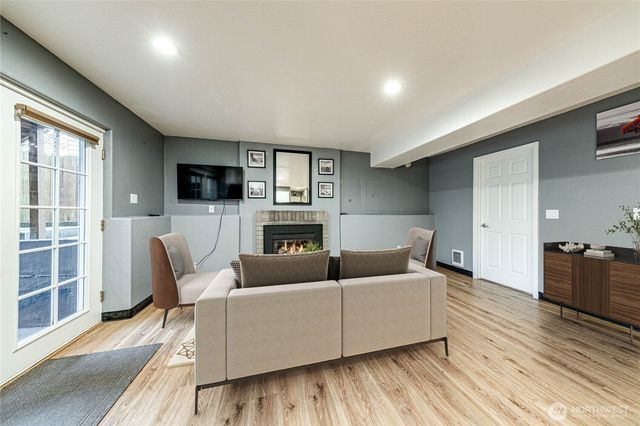 3030 Panaview Boulevard, Everett, WA 98203