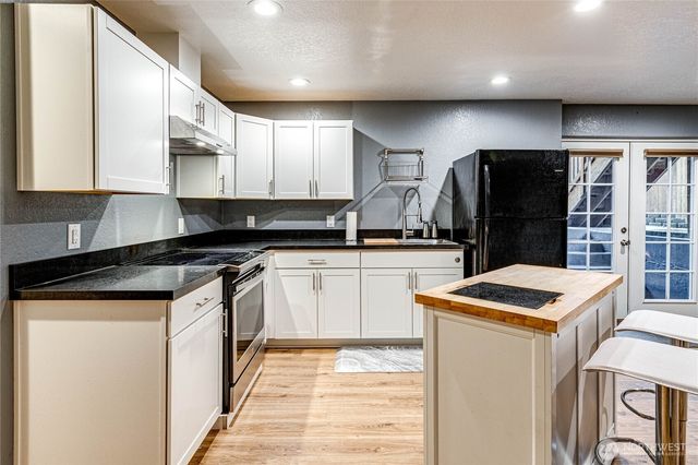 3030 Panaview Boulevard, Everett, WA 98203