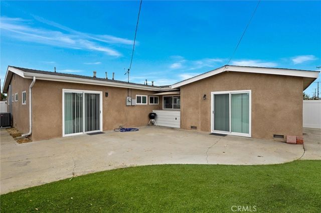 1001 N Hanover Pl, Anaheim, CA 92801