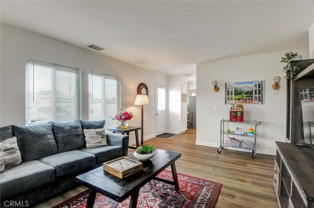 1001 N Hanover Pl, Anaheim, CA 92801