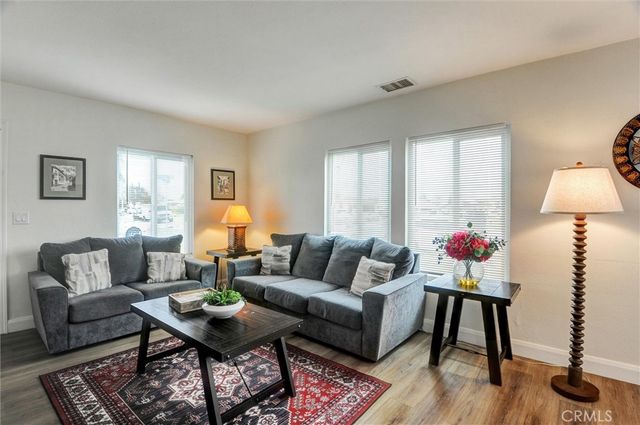 1001 N Hanover Pl, Anaheim, CA 92801