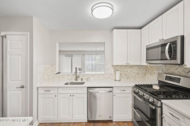 20 Canidae Court, Tinton Falls, NJ 07753