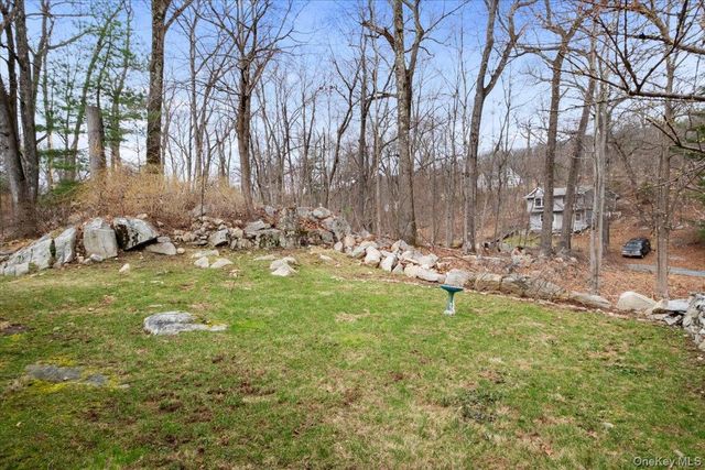 45 Laurel Road, Lake Peekskill, NY 10537