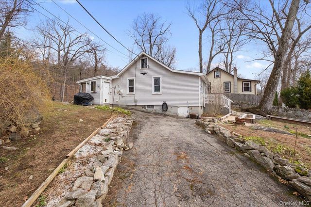 45 Laurel Road, Lake Peekskill, NY 10537