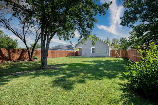 1110 N Ross Avenue, Sherman, TX 75090