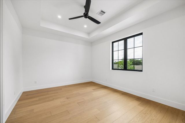 6213 Overbrook Lane, Houston, TX 77057