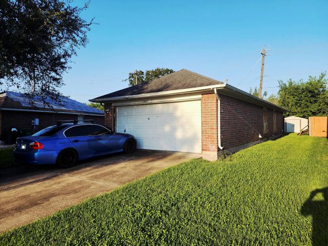 12807 Ambrose Street, Houston, TX 77045