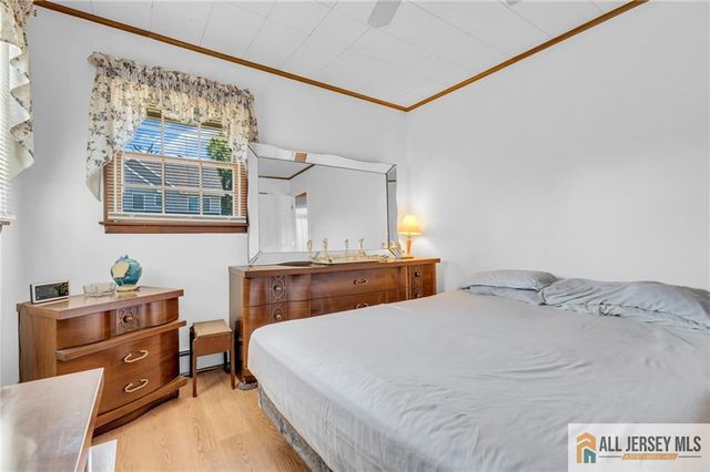 11 Richmond Road, Edison, NJ 08817