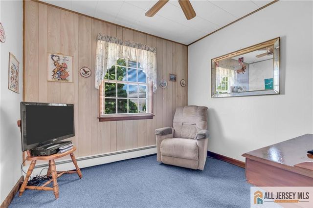 11 Richmond Road, Edison, NJ 08817