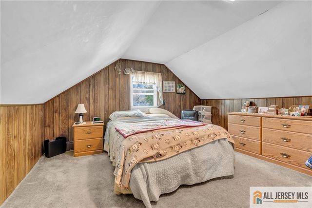 11 Richmond Road, Edison, NJ 08817