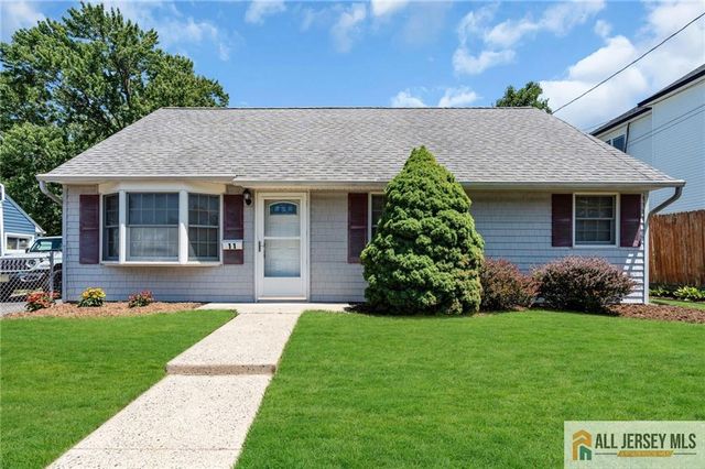 11 Richmond Road, Edison, NJ 08817
