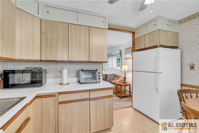 11 Richmond Road, Edison, NJ 08817