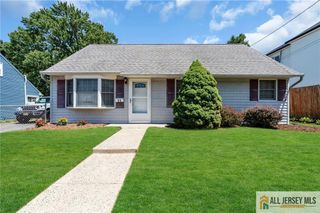 11 Richmond Road, Edison, NJ 08817