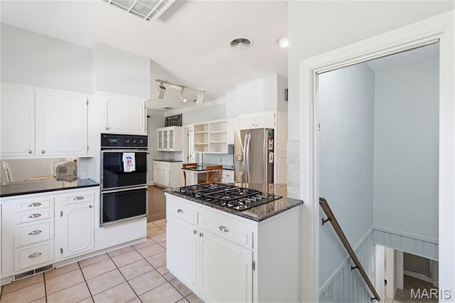 805 Sikes Avenue, Sikeston, MO 63801