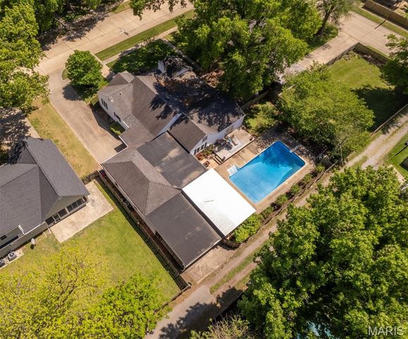 805 Sikes Avenue, Sikeston, MO 63801